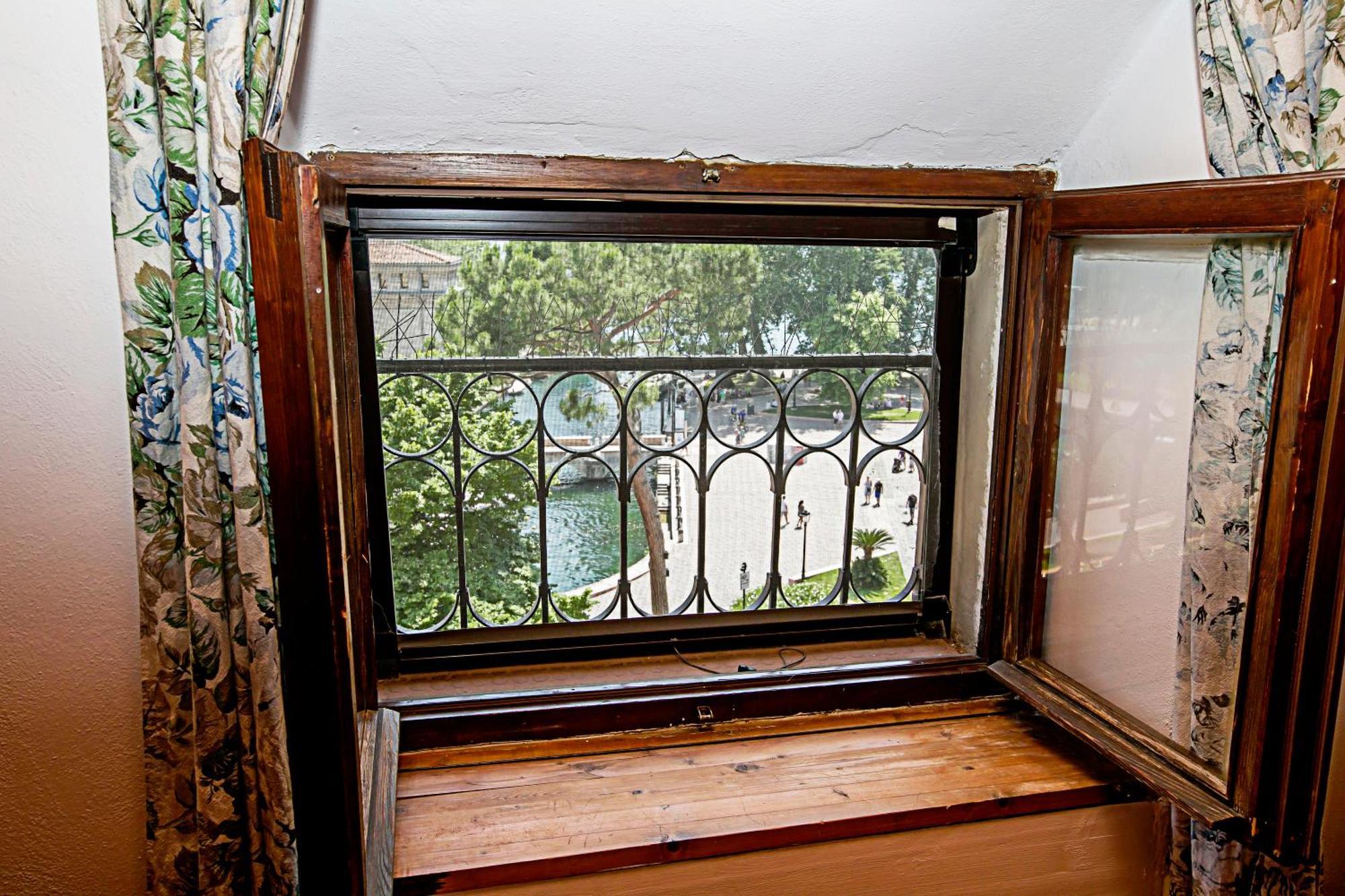 Residenza Rocca Del Lago 2 - Happy Rentals Riva del Garda Eksteriør billede